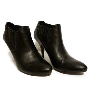 Ana A new Approach Black Ankle Booties 8M